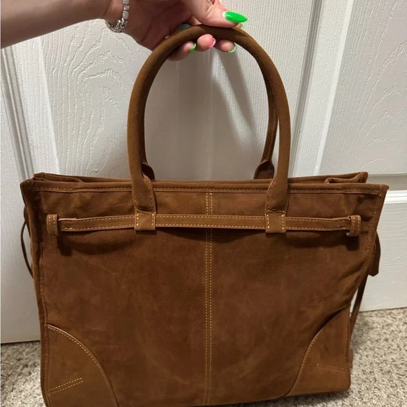 Elegant Brown Shoulder Bag - Picture 3 of 5